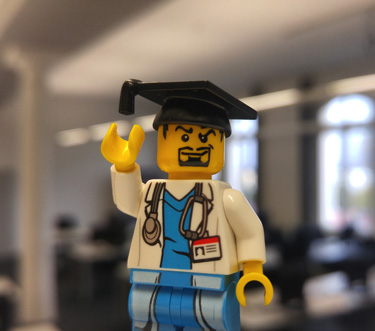 Socialmedia-Doktor---LEGO-Figur